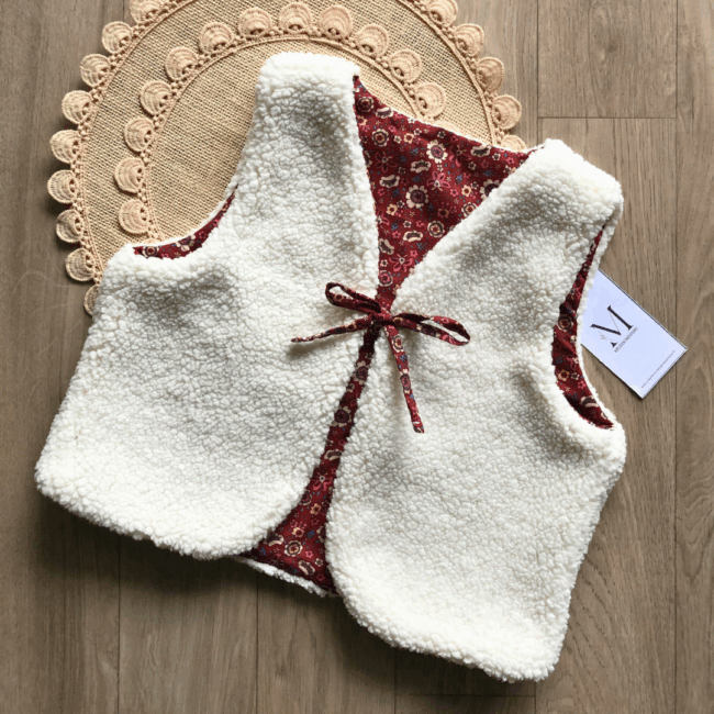 image gilet sans manche mille fleurs enfant