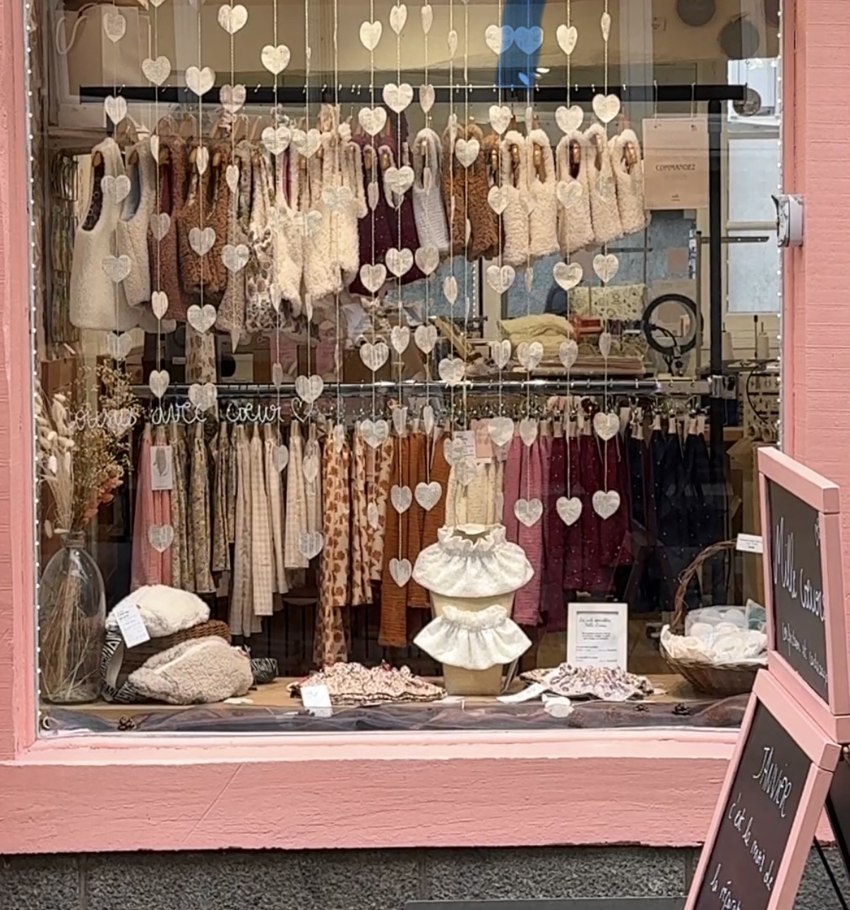 vitrine saint valentin mille coeurs